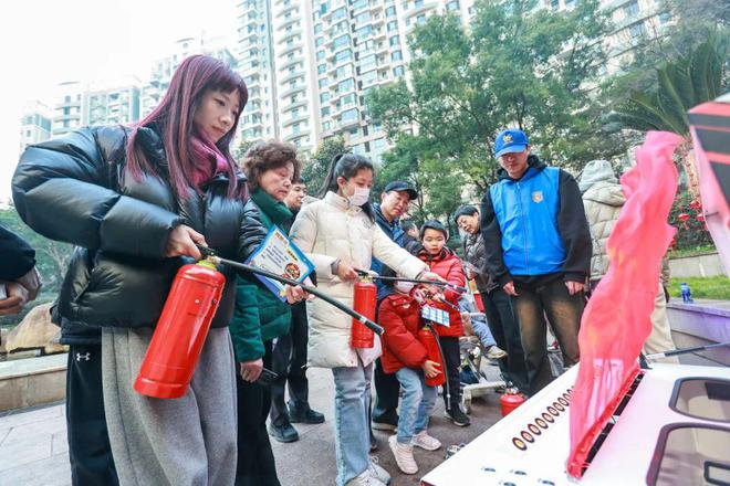 迎新送福平安到家 本市广泛开展消防安全知识宣传进社区主题日活动(图5)