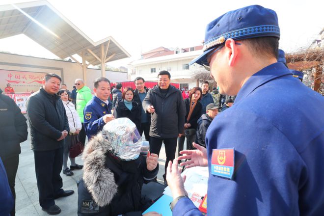 迎新送福平安到家 本市广泛开展消防安全知识宣传进社区主题日活动(图9)