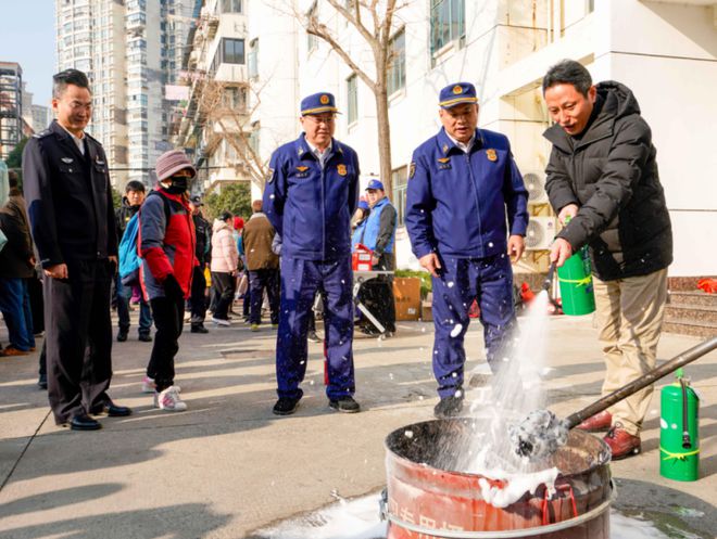 迎新送福平安到家 本市广泛开展消防安全知识宣传进社区主题日活动(图13)