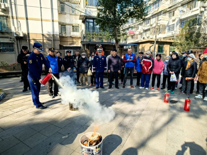 迎新送福平安到家 本市广泛开展消防安全知识宣传进社区主题日活动(图12)