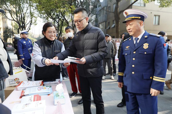 迎新送福平安到家 本市广泛开展消防安全知识宣传进社区主题日活动(图15)