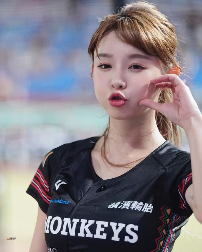 绝美！台湾啦啦队女神陈怡叡惊艳全场！(图1)