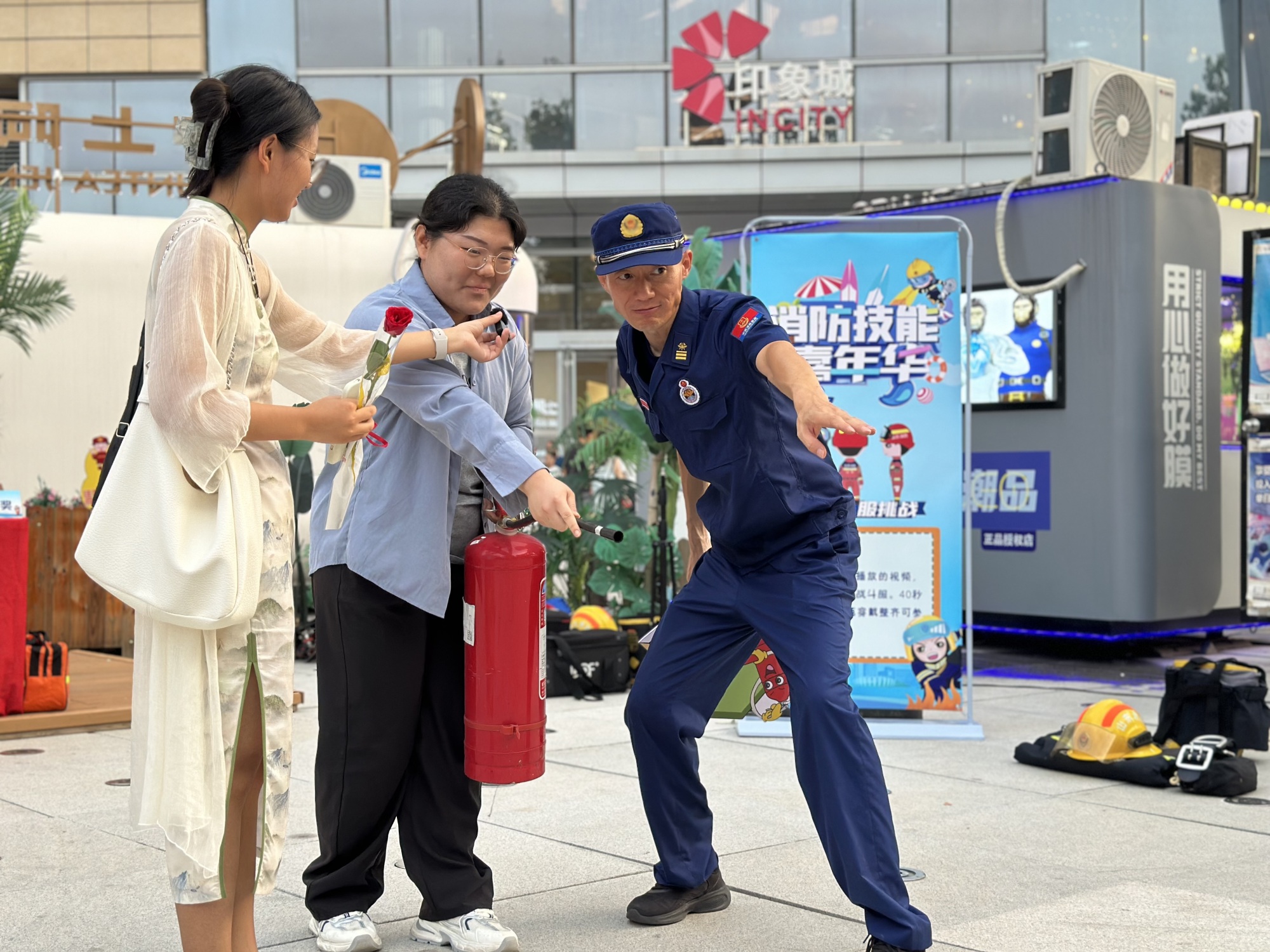 消防技能嘉年华带你解锁安全“新技能”(图2)