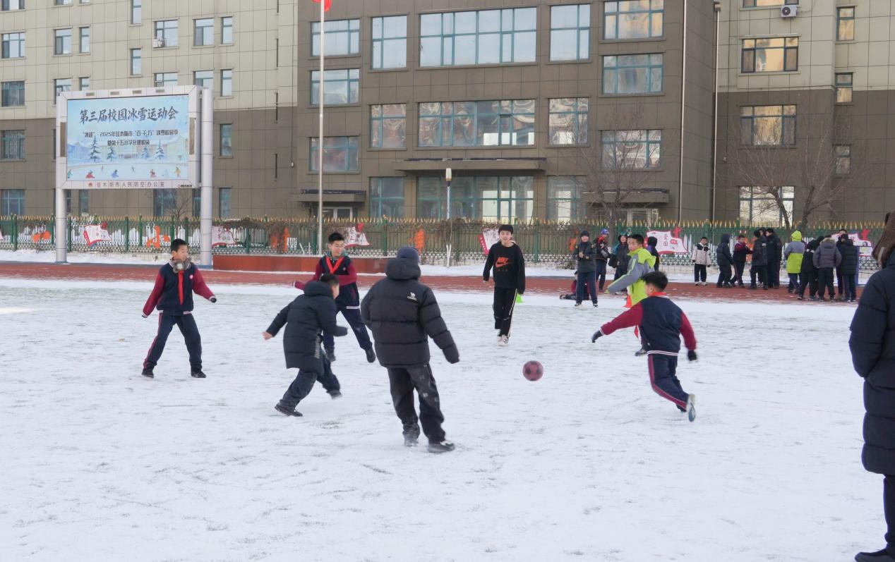 佳木斯市第十五小学打造趣味冰雪育人课堂(图2)
